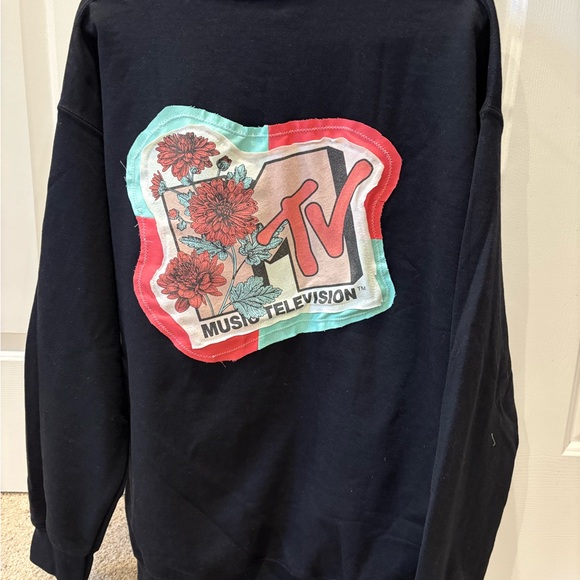 NWT Upcycled funky mtv music television large sweatshirt. 23 pit to pit - Picture 8 of 9